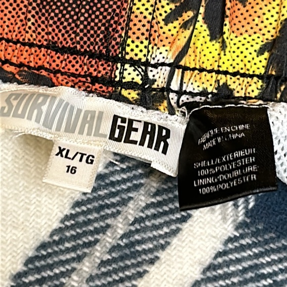 Multi colour tropical design - Picture 4 of 6